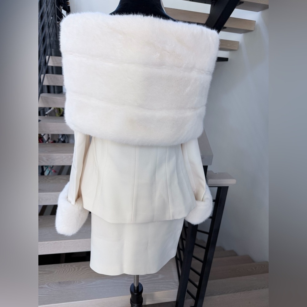 New Old Money Jessica Bara White Faux Fur Jacket and Matchinv Skirt size S - Picture 10 of 13